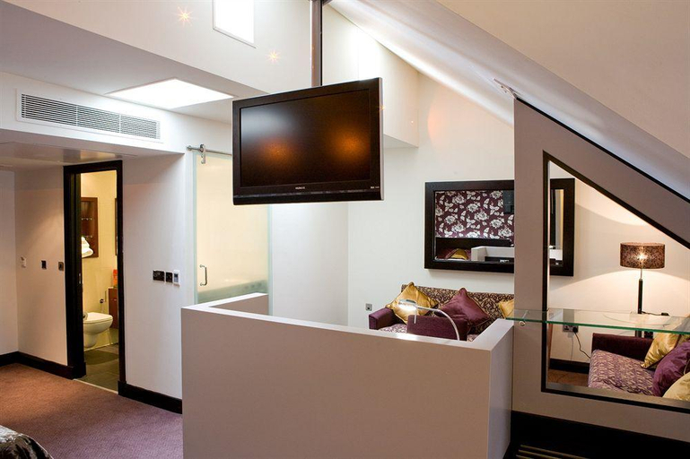 Public Area 4, The Bluebell Hotel, Neath Port Talbot