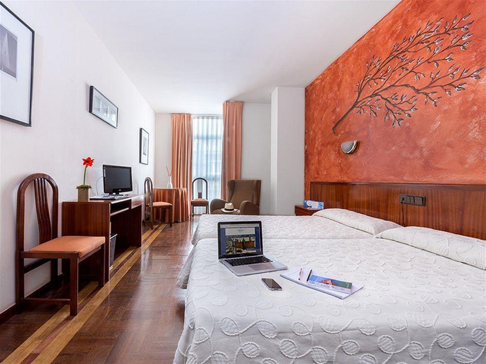 Others 5, Hotel San Miguel, Asturias