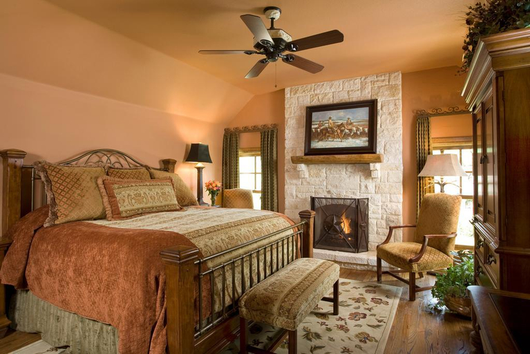 Exterior & Views 3, Inn on Lake Granbury a Boutique Hotel, Hood