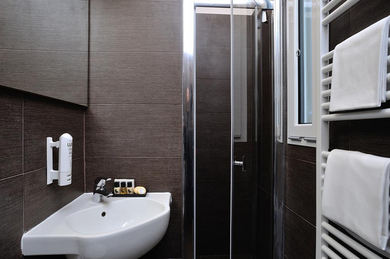 Bathroom 4, Hotel Atlantic, Pesaro E Urbino
