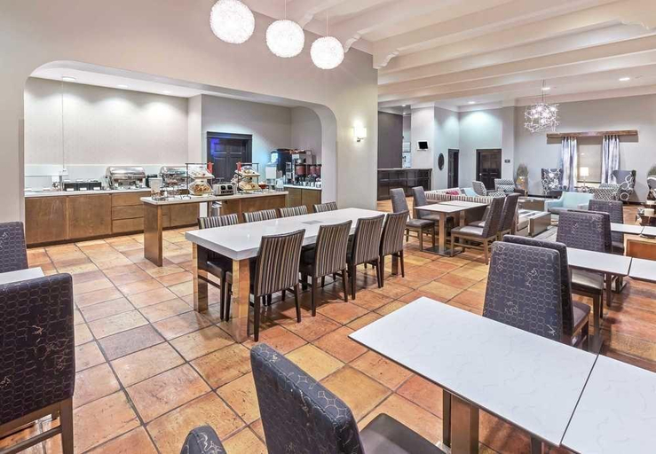 Food & Drinks 5, Residence Inn By Marriott Laredo Del Mar, Webb