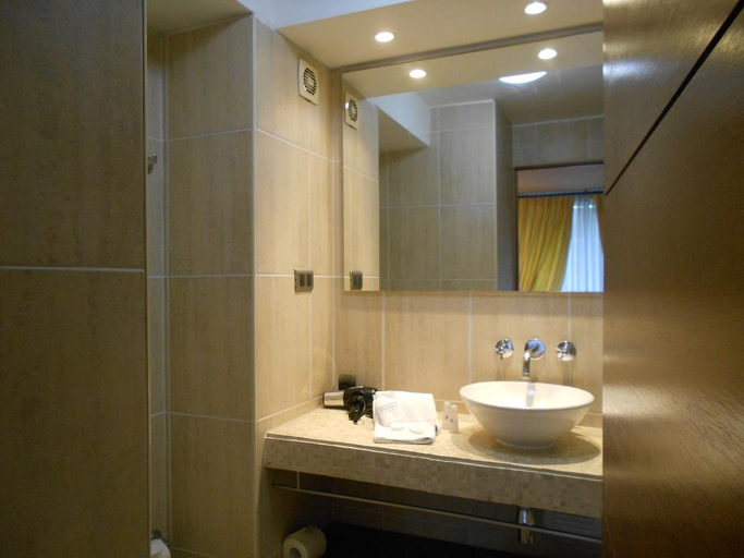 Bathroom 4, Andes Suites, Santiago