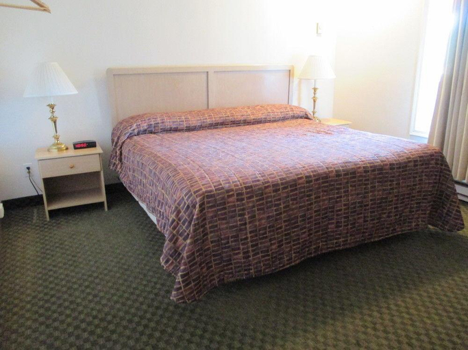 Bedroom 3, Newport Inn By OYO - Hwy 101, Lincoln