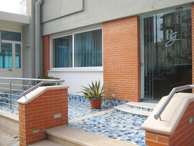Exterior & Views 5, Rock Garden, Latina