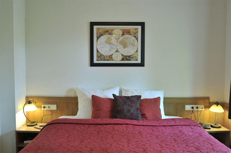 Bedroom 4, Golden Tulip Mastbosch Breda, Breda