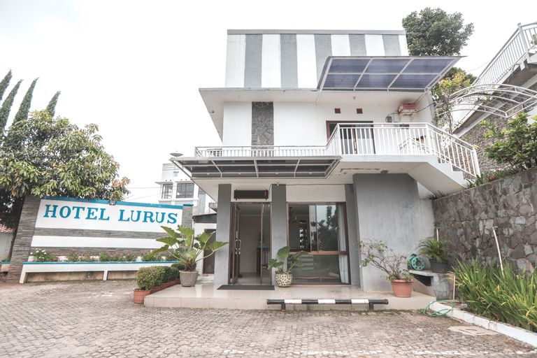 Hotel Lurus Cisarua Bogor, Bogor