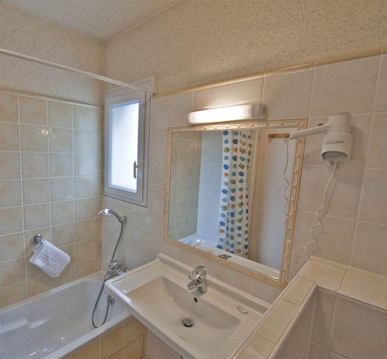 Bathroom 2, Les Oliviers, Var