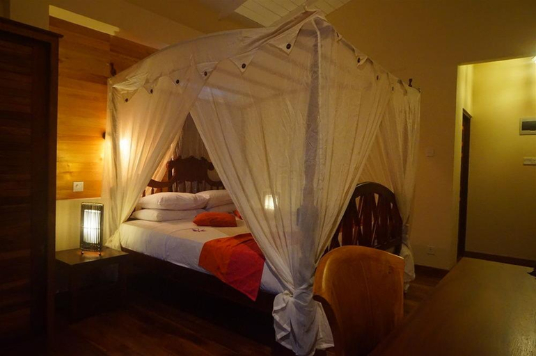Bedroom 4, Thaproban Beach House, Habaraduwa