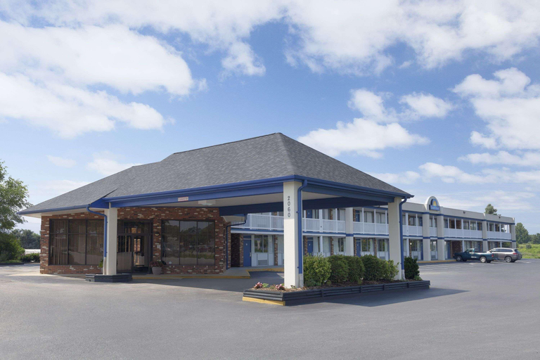 Exterior & Views 2, Days Inn by Wyndham Waynesboro, Waynesboro
