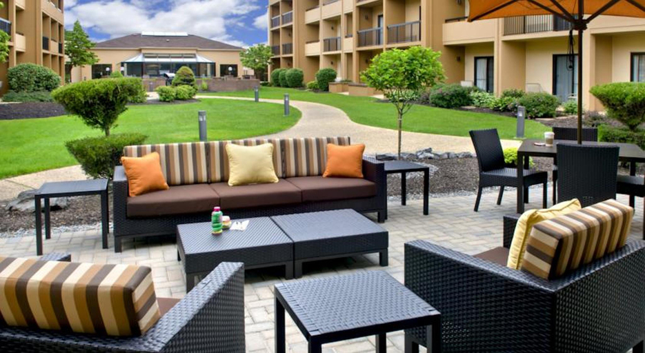 Public Area 2, Courtyard Syracuse Carrier Circle, Onondaga