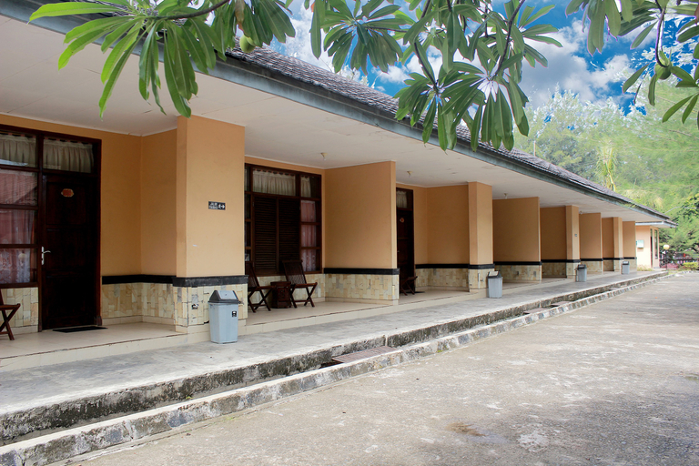 Exterior & Views 1, OYO 859 Raffles City Hotel, Bengkulu