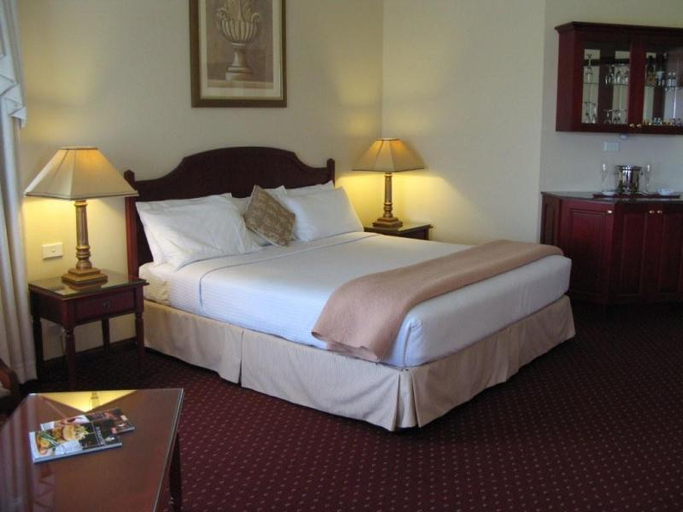 Bedroom 3, Camden Valley Inn, Wollondilly