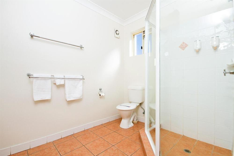 Bathroom 4, Anchor Motel Noosa, Noosa - Noosa-Noosaville