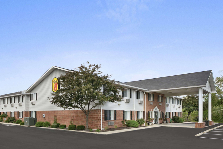 Exterior & Views 2, Super 8 by Wyndham Washington, Franklin