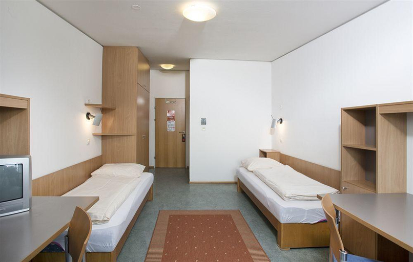 Bedroom 4, Kolpinghaus Salzburg, Salzburg