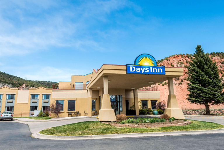 Days Inn by Wyndham Carbondale, Garfield