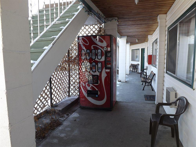 Public Area 2, Kootenay Country Inn, East Kootenay