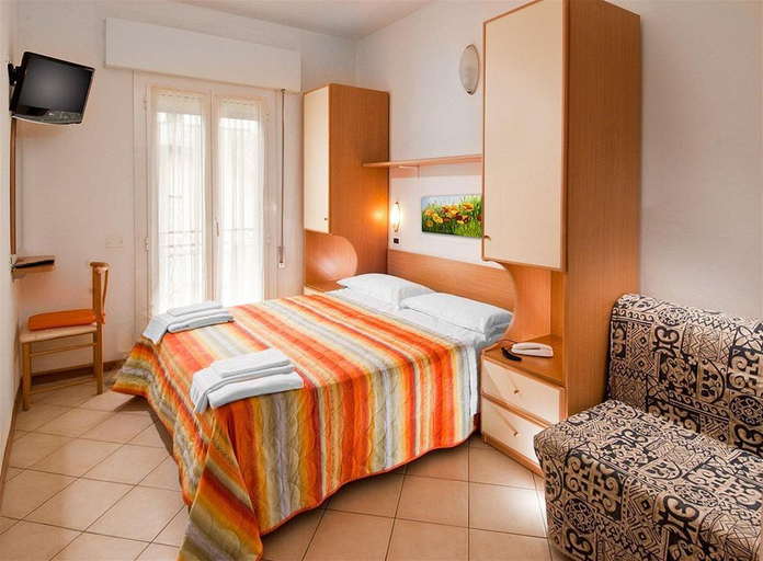 Bedroom 3, Hotel Adler, Rimini