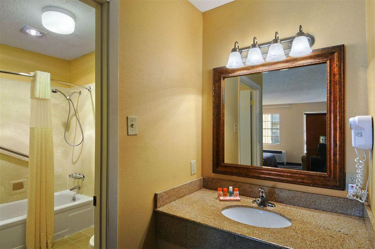 Bathroom 5, Motel 6 Bossier City, LA, Bossier