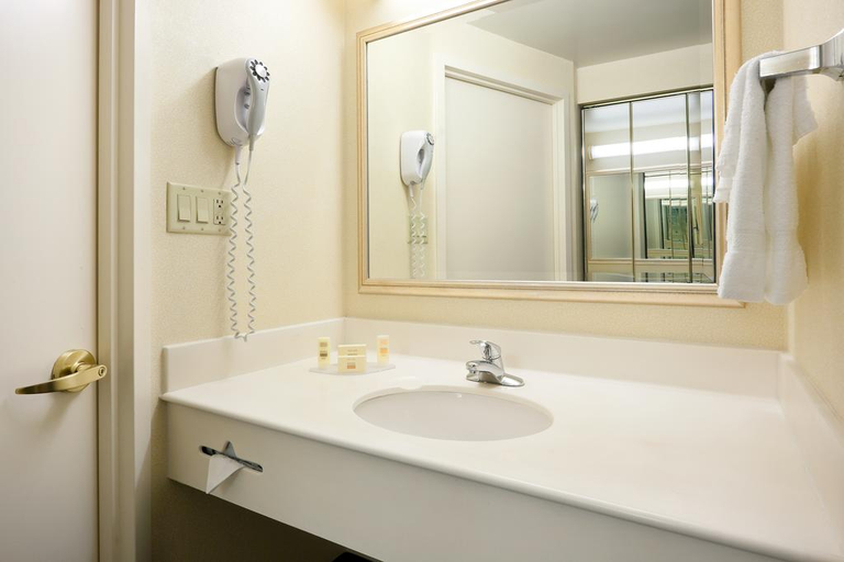 Bathroom 4, Courtyard Toronto Markham, York