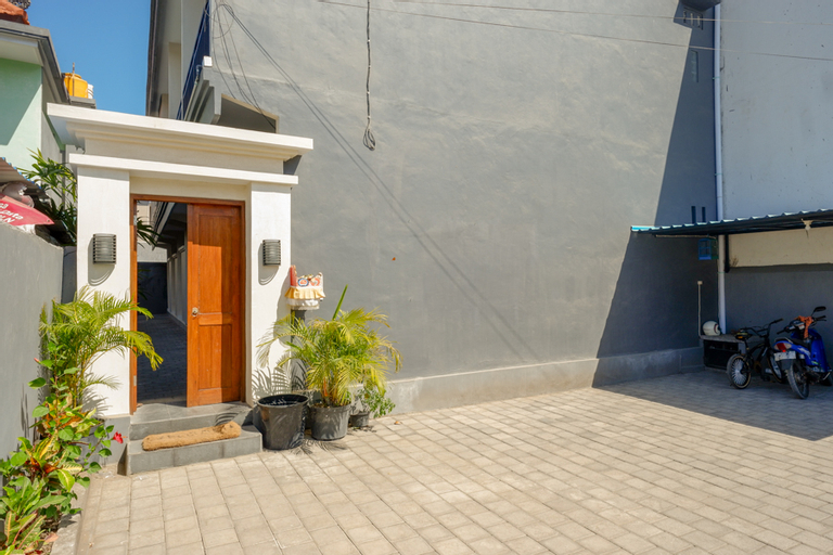 Exterior & Views 2, Reddoorz Near Mertasari Beach, Denpasar