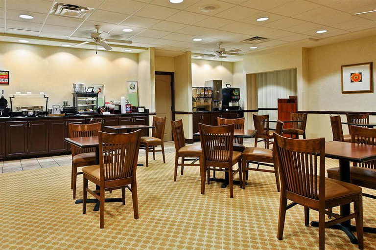 Food & Drinks 5, Country Inn & Suites by Radisson, Wilson, NC, Wilson