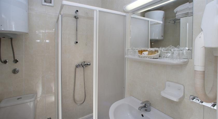 Bathroom 4, Apartments Bellevue Plava Laguna, Poreč