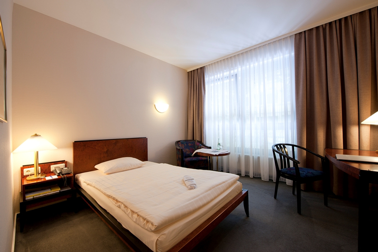 Bedroom 14