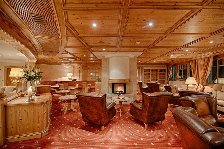 Public Area, Alpenpalace Deluxe Hotel & Spa Resort, Bolzano