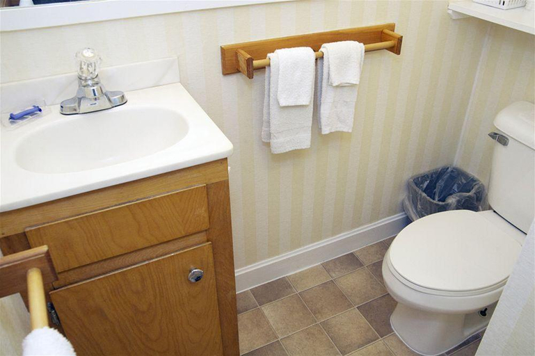 Bathroom 5, Sunset Motor Inn, Grafton