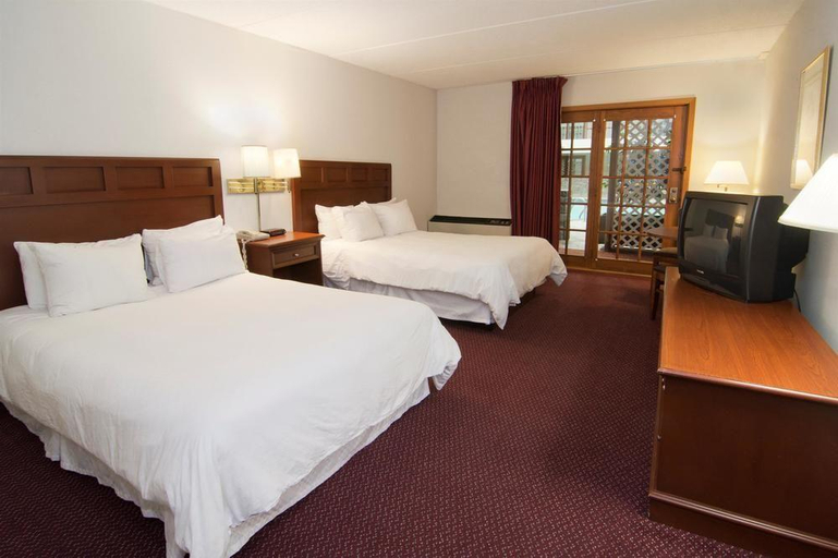 Bedroom 2, Baymont by Wyndham Shakopee, Scott