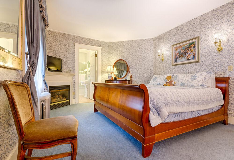 Bedroom 4, Gateways Inn & Restaurant, Berkshire