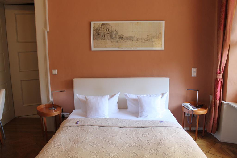 Bedroom 4, Palais Schrottenberg, Bamberg