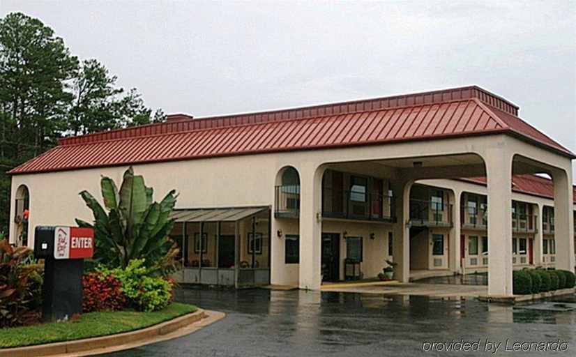 Exterior & Views 5, Red Rest Inn, Bibb