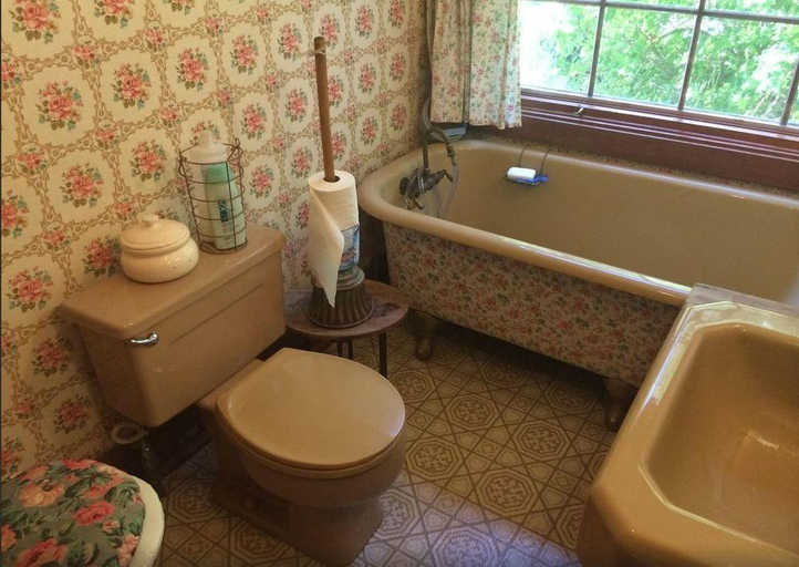Bathroom 3, Hollyhock Country House, Sonoma
