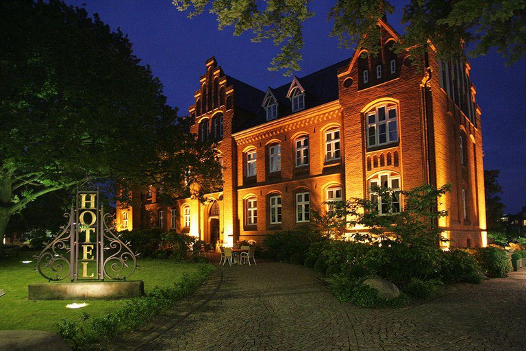 Exterior & Views 2, Geniesser Hotel Altes Gymnasium, Nordfriesland