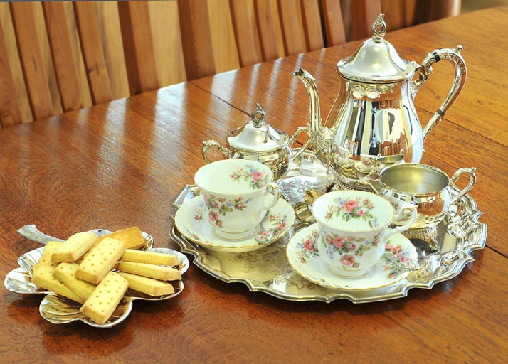 Food & Drinks, Holly Lodge, Yarra Ranges - Dandenongs
