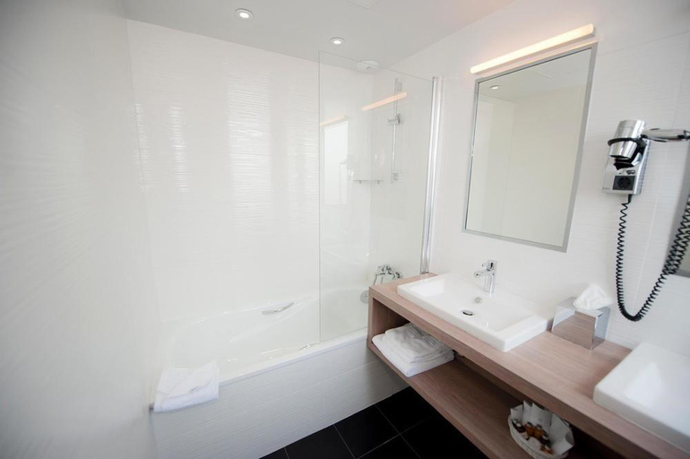 Bathroom, St. Charles, Paris