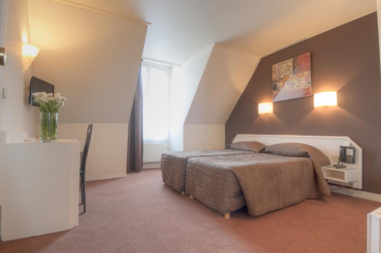 Bedroom 3, Alma, Paris