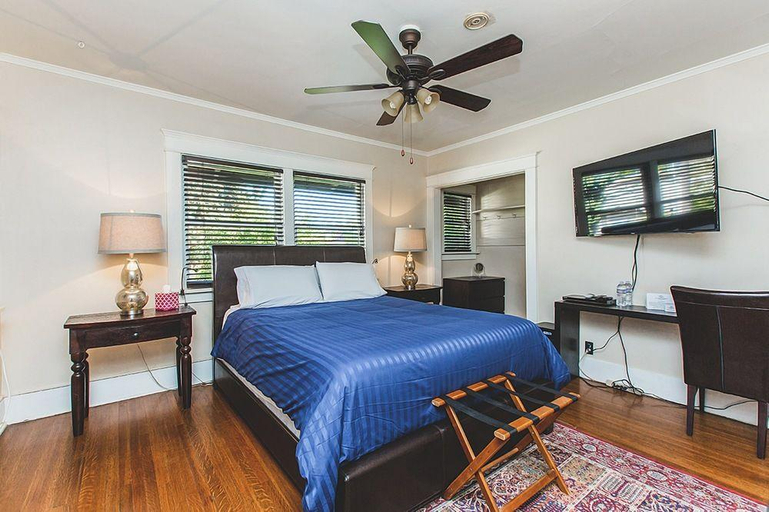 Bedroom, Hollywood Pensione, Los Angeles