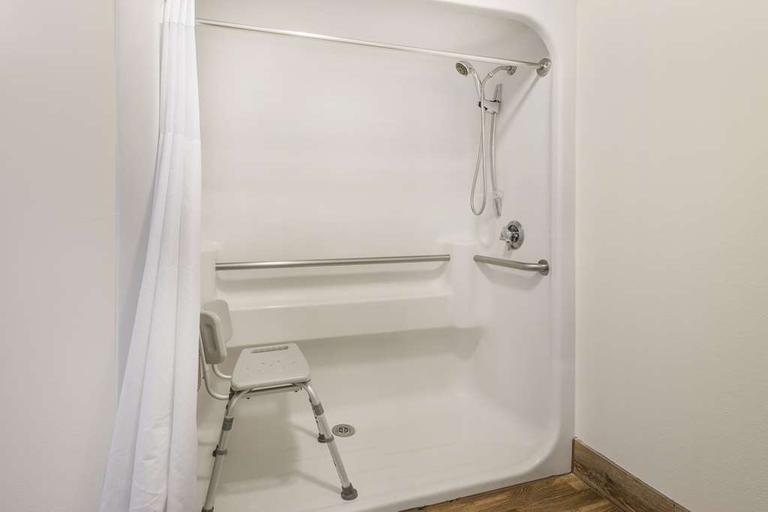 Bathroom 5, Surf & Sand Hotel, Escambia