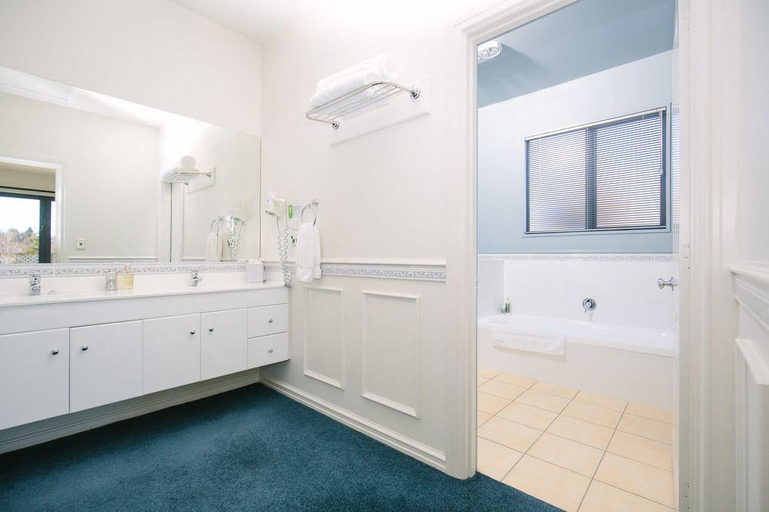 Bathroom 4, Lime Tree Lodge, Queenstown-Lakes