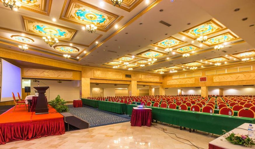 Twin Plaza Hotel, West Jakarta