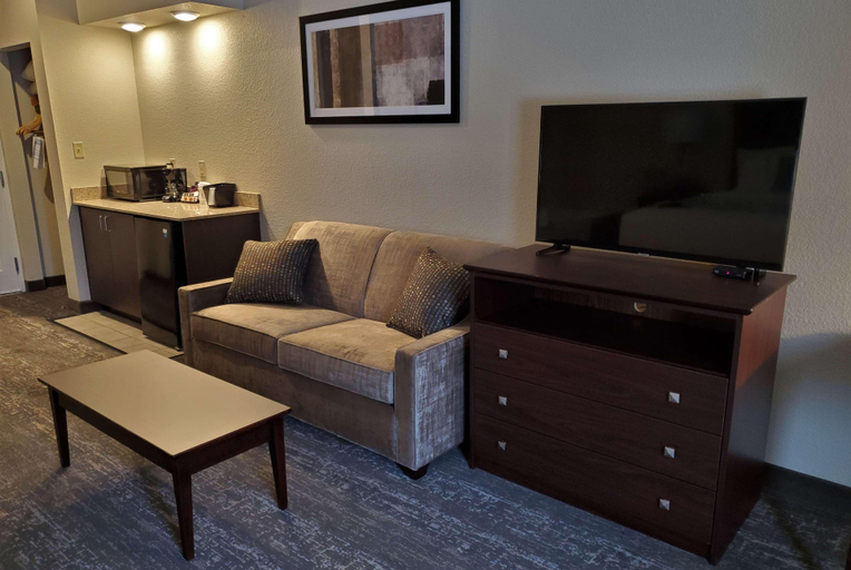 Bedroom 4, Cobblestone Suites – Oshkosh, Winnebago