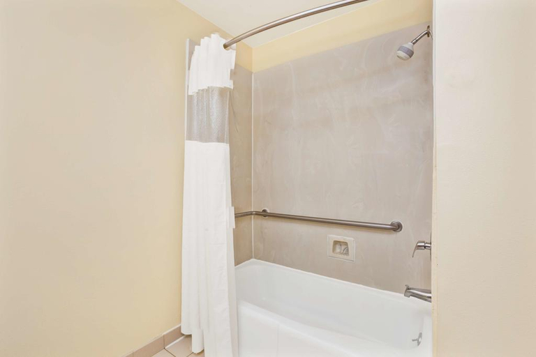 Bathroom 5, Mirage Inn Suites San Francisco, San Francisco