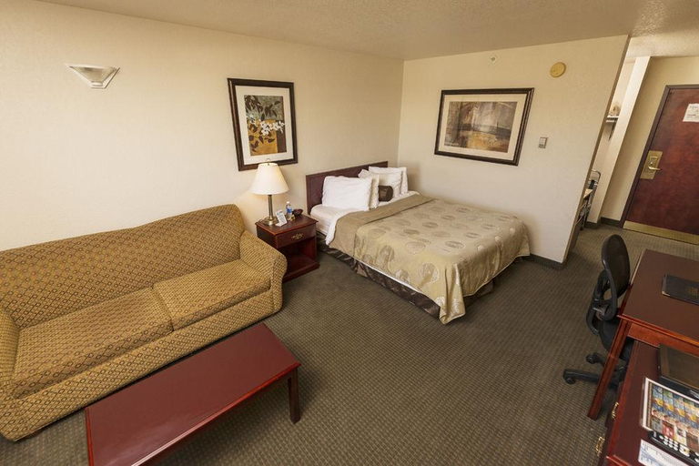 Bedroom 3, Service Plus Inn and Suites - Grande Prairie, Division No. 19