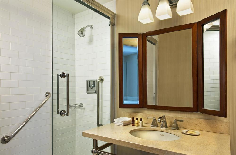 Bathroom, Le Méridien St. Louis Clayton, Saint Louis