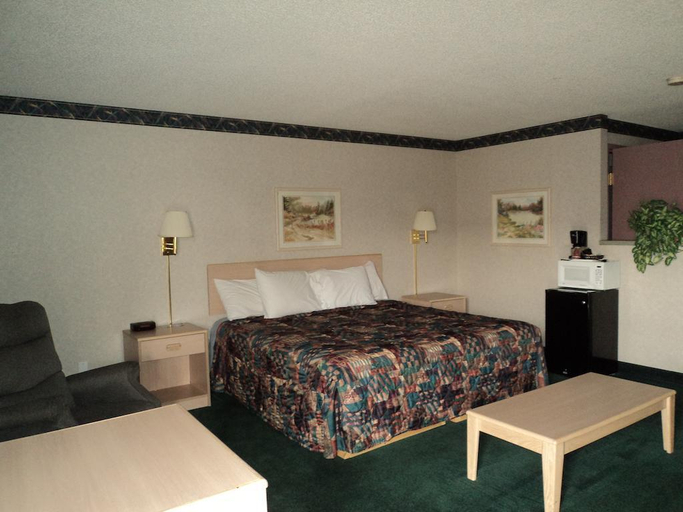 Bedroom 5, Knights Inn Ottawa, Franklin