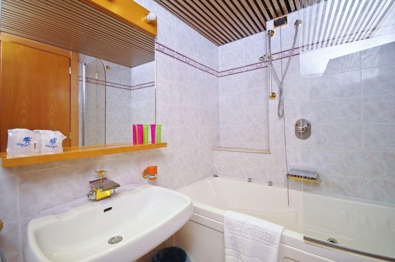 Bathroom 4, Caesar's Hotel, Cagliari