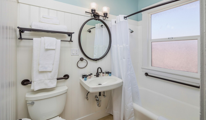 Bathroom 4, HTL 587, an Ascend Hotel Collection Member, San Francisco